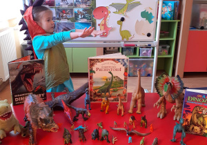 Muzeum dinozaurów z żywym eksponatem "Dino- Zosia".